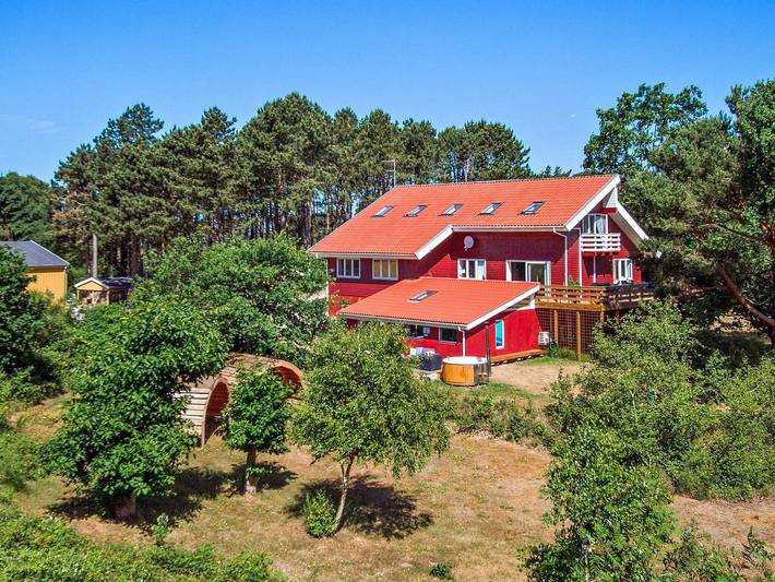 Feriehus for 28 personer, med Terrasse og Badebasseng i Ebeltoft