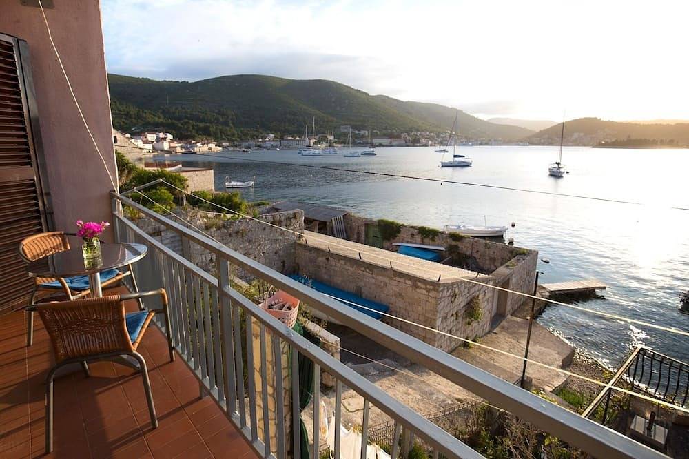 Ganze Wohnung, 1-Zimmer-Ferienwohnung am Strand Vis (A-8525-a) in Vis Stadt, Vis