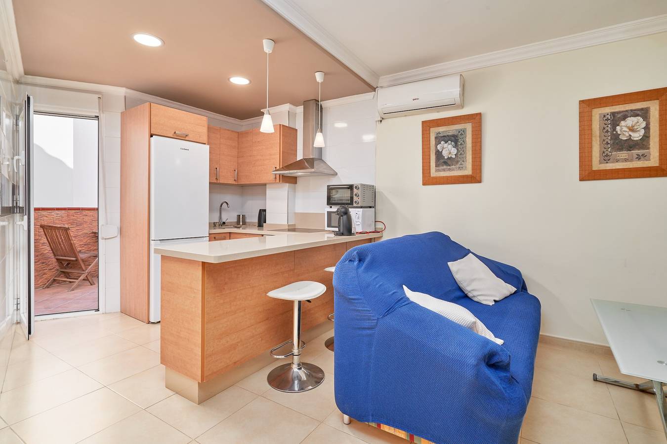 Apartamento entero, Apartamento 'Apartamento Lola 1' con terraza privada, Wi-Fi y aire acondicionado in Nerja Centre, Nerja