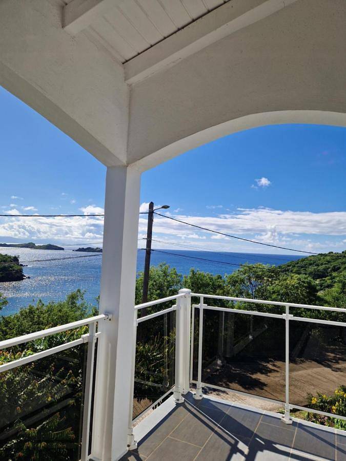 Gîte pour 2 personnes, avec jardin ainsi que vue et balcon à Terre-de-Bas - 2