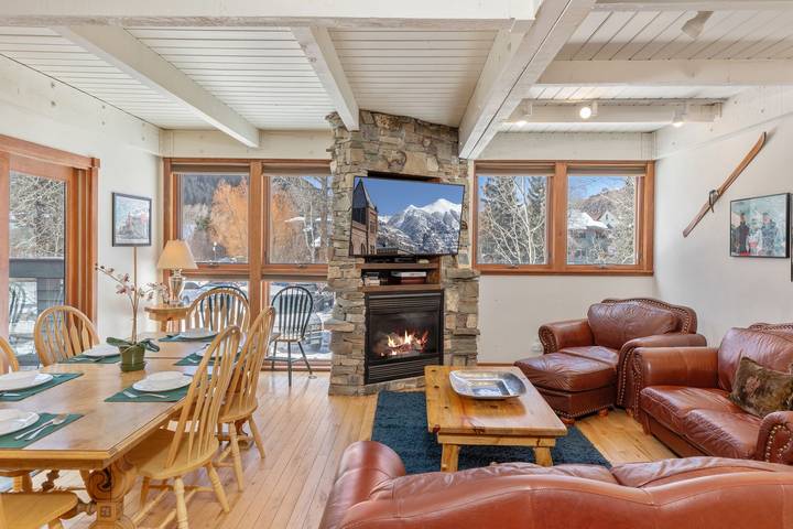 Vacation rental for 8 people, with terrace and yard as well as sauna in Telluride