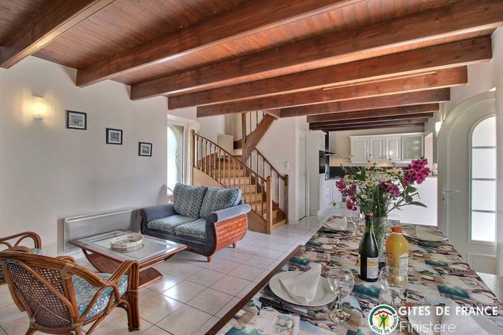 Casa de huéspedes para 4 personas, con terraza además de jacuzzi y jardín - 1