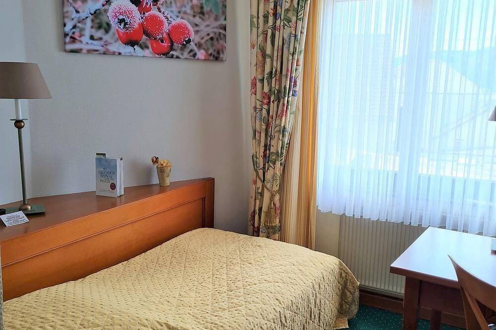 Einzelzimmer - Hotel zur Post Waldbreitbach in Waldbreitbach, Rheinland-Pfalz