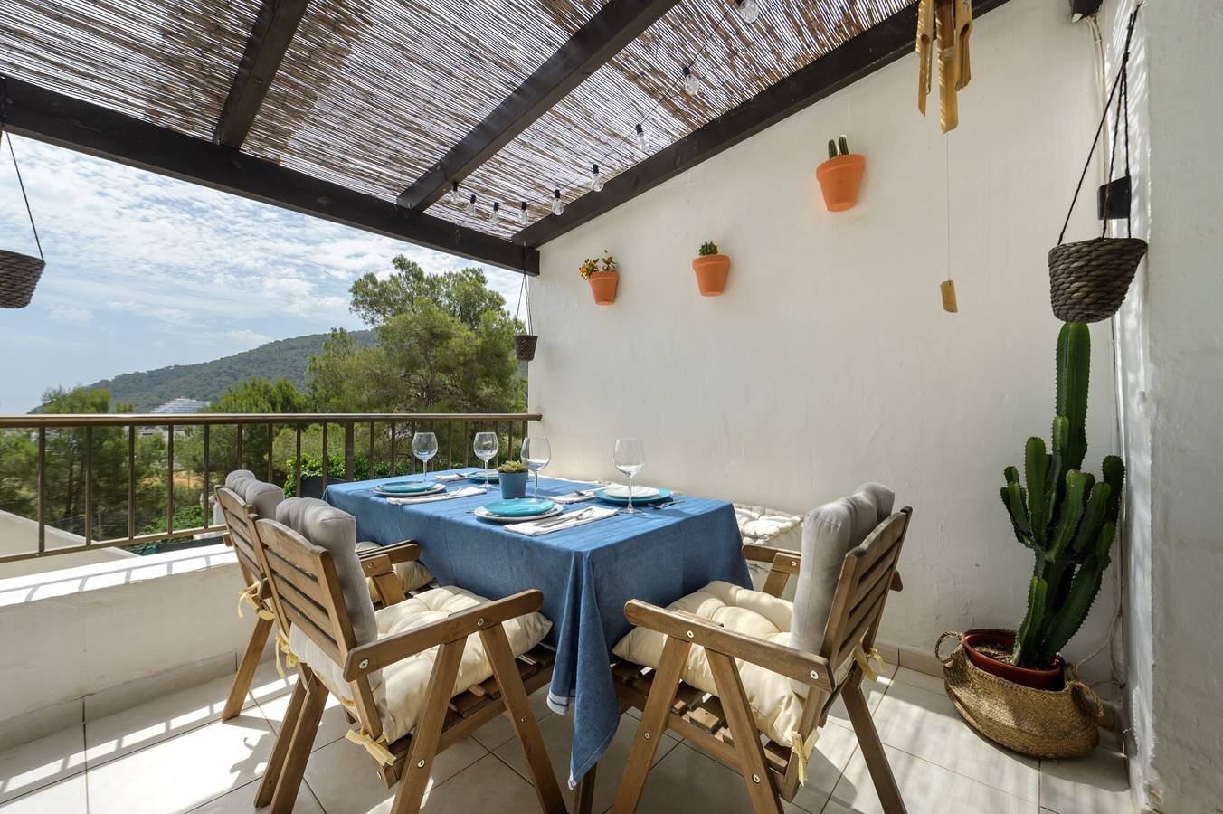 Holiday Home "Casita en Cala Llonga" with Sea View, Shared Garden & Pool in Cala Llonga, Santa Eulària des Riu