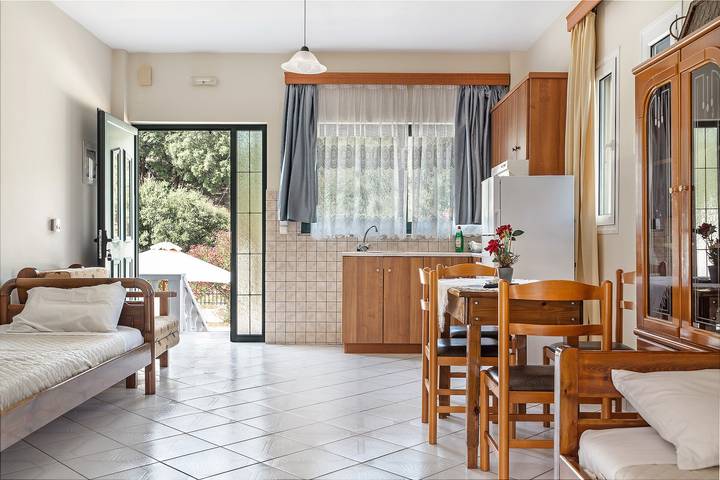 Entire apartment, Holiday Apartment Daratos apartment 3 with Sea View, Shared Garden & Wi-Fi in Sami, Kefalonia