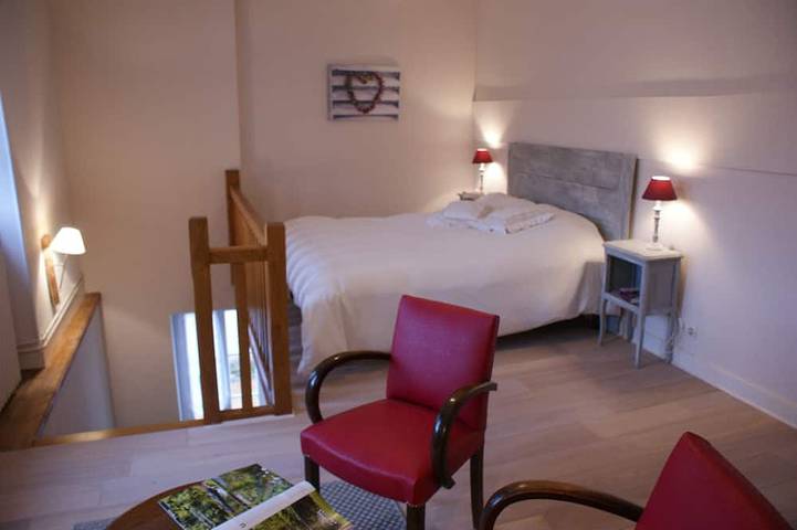 Gîte pour 2 personnes, avec terrasse à Saint-Honoré-les-Bains - 2