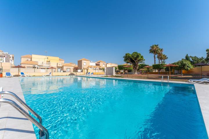 Maison de vacances pour 7 personnes, avec Jardin et Bassin pour enfant à Torrevieja