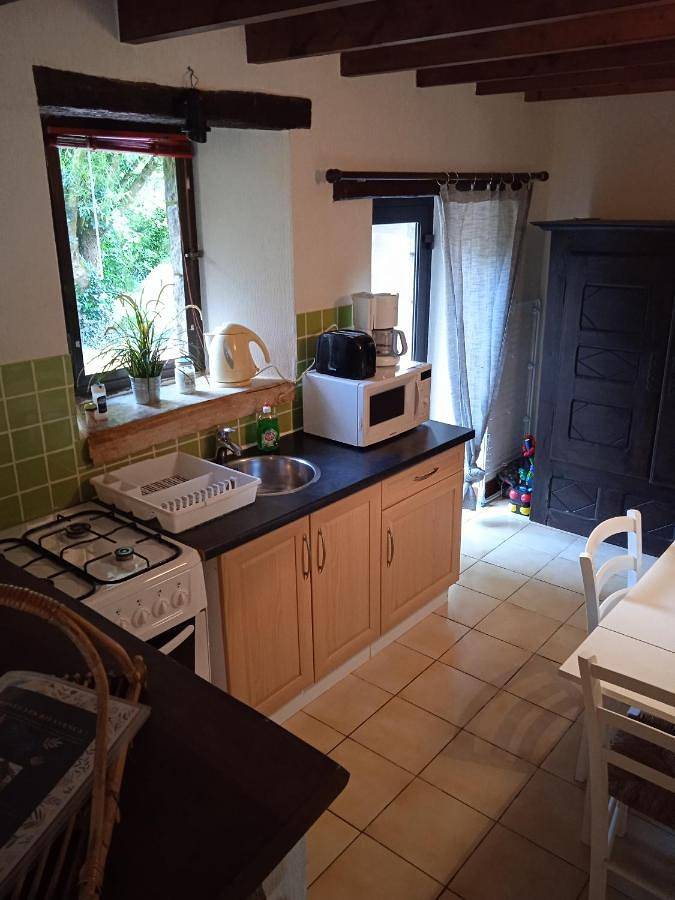 Two-Bedroom House in Plounévez-Moëdec, Région de Lannion