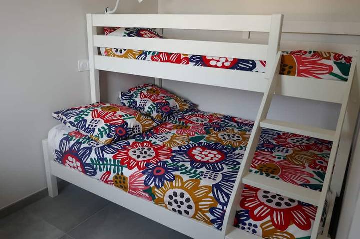 Location de vacances pour 5 personnes, avec jardin et terrasse à Genêts - 3