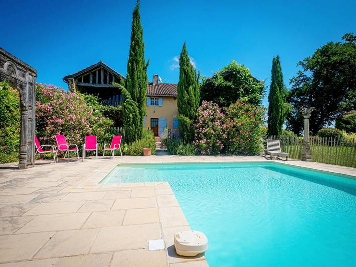 Ferme pour 10 personnes, avec balcon et piscine, adapté aux familles dans le Gers