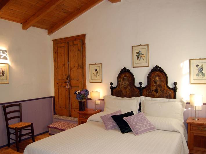 Agriturismo per 2 persone, con giardino e piscina, con animali domestici in Barbagia