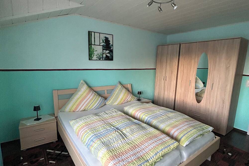 Ganze Wohnung, Ferienwohnung \"Hahnenkammblick\" in Geroldsgrün, Landkreis Hof