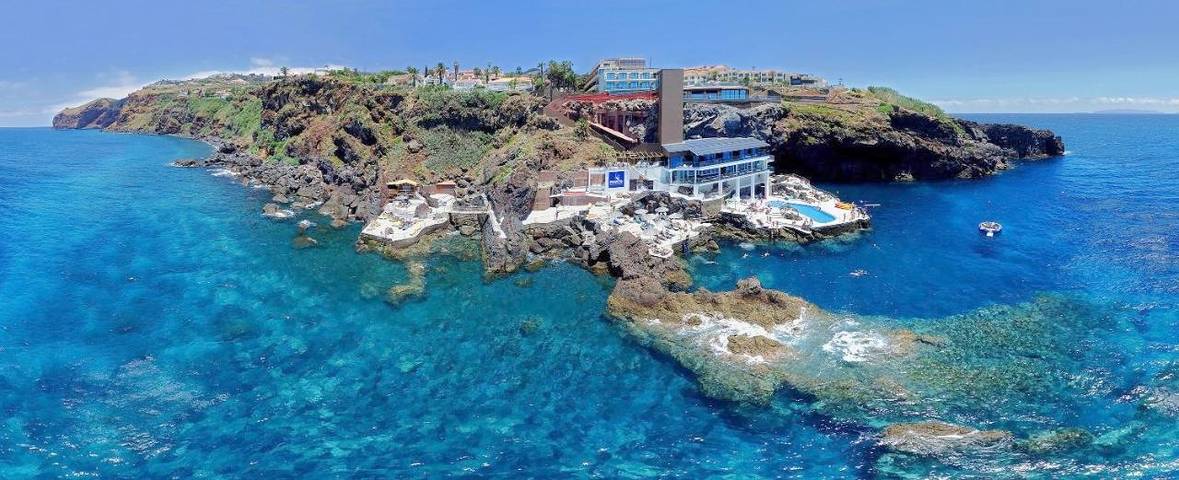 Hôtel, avec Balcon et Jacuzzi ainsi que Terrasse et Jardin