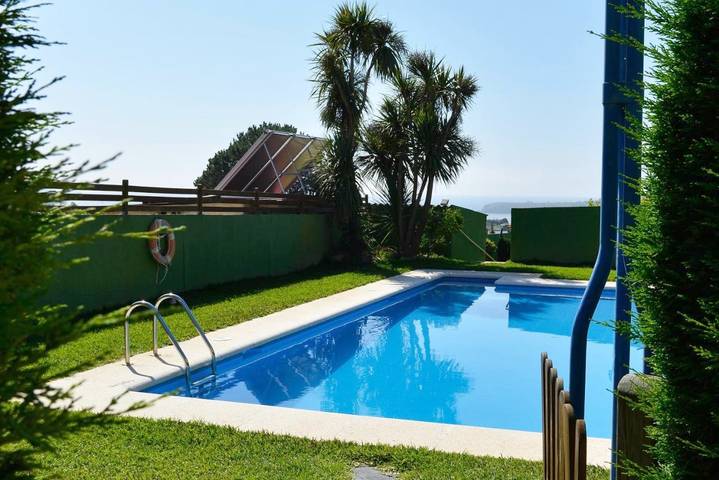 Apartamento para 2 personas, con jardín y piscina en Sanxenxo