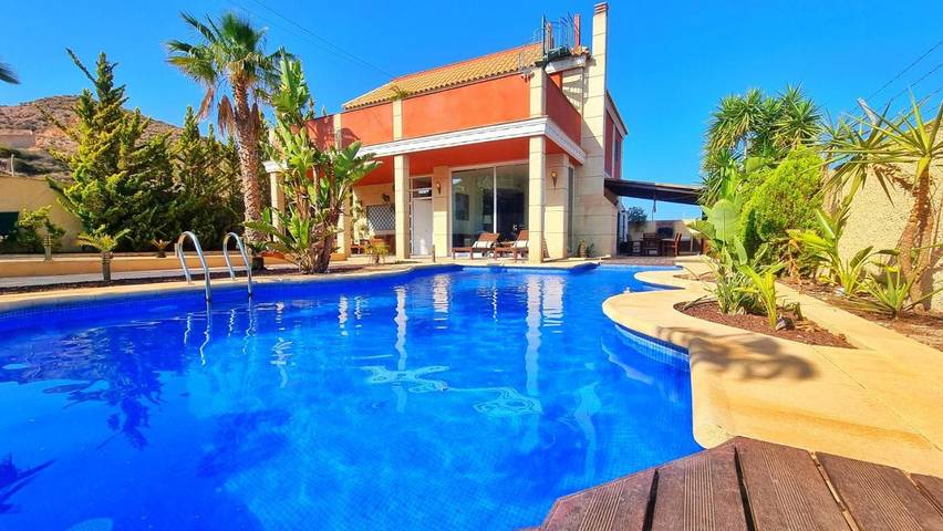 Casa rural para 8 personas, con Terraza y Jardín además de Piscina y Vistas en Águilas