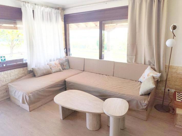 Location de vacances pour 13 personnes, avec vue et jardin, animaux acceptés dans Ormos Panagias - 4