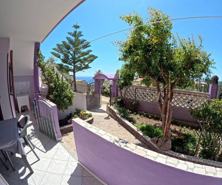 Appartamento vacanze per 4 persone, con panorama e giardino, adatto a famiglie con bambini - 1