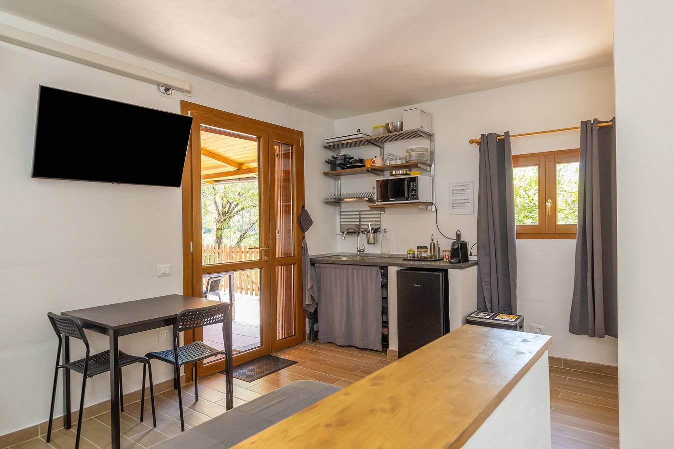 Studio entier, Studio « Oltremare - Casa Fornelli » avec piscine partagée, Wi-Fi et climatisation in Riparbella, Côte des Étrusques