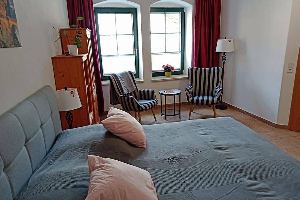 Ganze Wohnung, Apartment am Markt 4 - Ferienwohnung, Wohn-/ Schlafraum in Bad Gottleuba-Berggießhübel, Elbsandsteingebirge