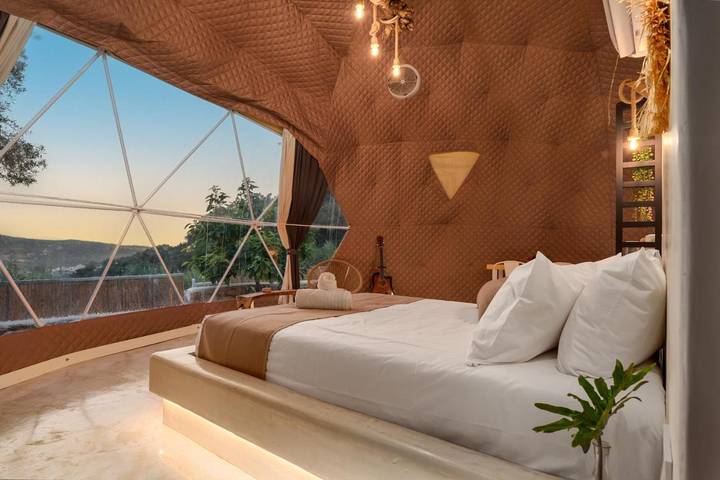 Bungalow für 4 Personen, mit Whirlpool und Terrasse sowie Garten und Pool in Rethymnon