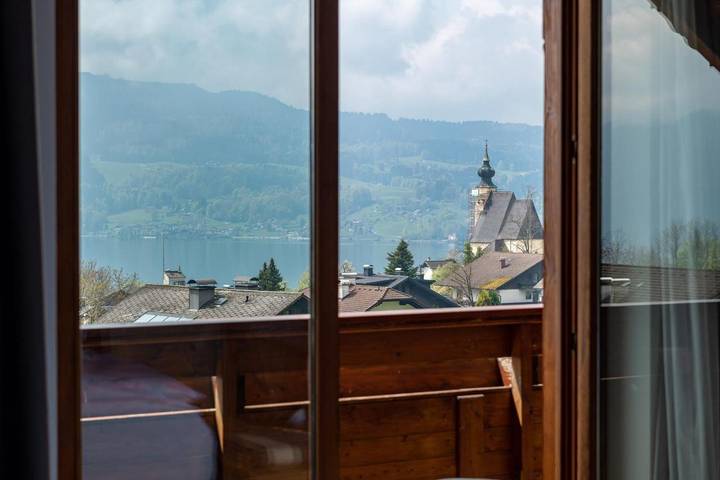 Ferienwohnung für 5 Personen, mit Balkon und Terrasse sowie Garten und Seeblick in Steinbach am Attersee - 3