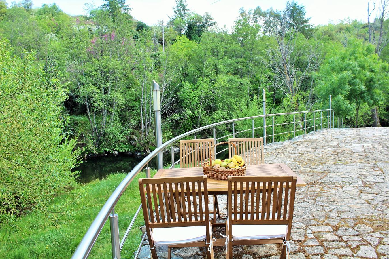 Geräumige Immobilie in Bragança mit See- und Bergblick in Bragança, Parque Natural de Montesinho