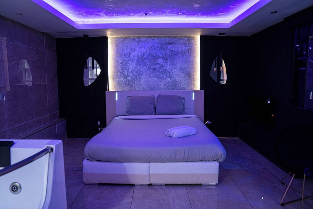 Private Spa Suite with Jacuzzi, massage & sauna in Fontenay-aux-Roses, Altos del Sena