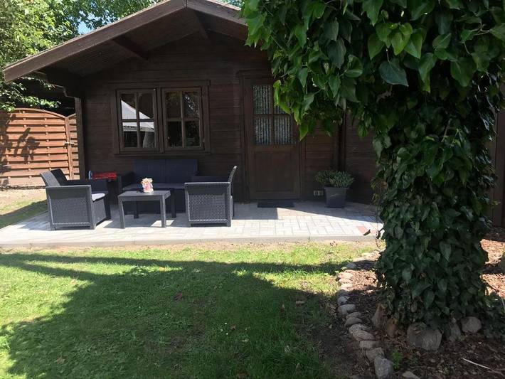 Ferienwohnung für 2 Personen, mit Terrasse und Garten sowie Ausblick in Ahrenshagen-Daskow