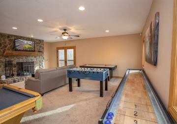 Log Cabin for 13 Guests in Blue Ridge Parkway, Sugar Mountain, Picture 3