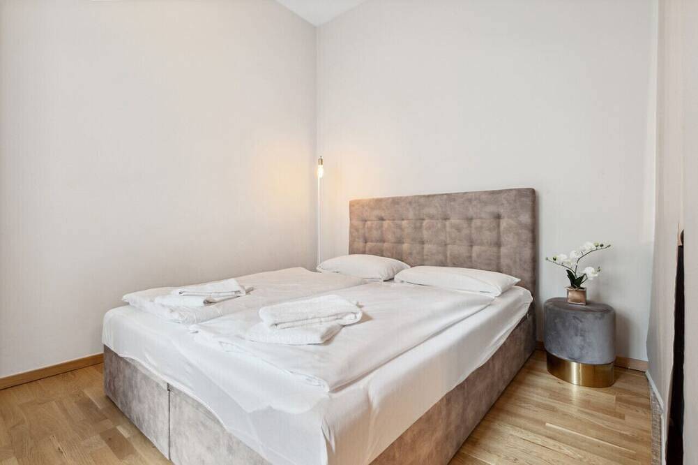 Ganze Wohnung, Bright & new designer flat in Charlottenburg Berlin, Berlin