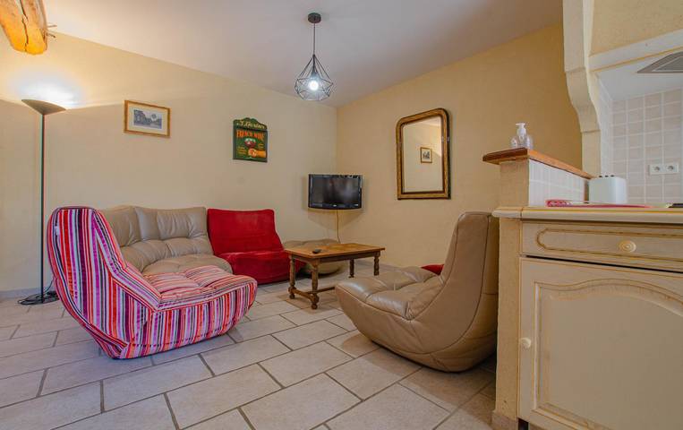 Gîte pour 5 personnes, avec Terrasse ainsi que Jardin et Piscine dans l' Aube - 4