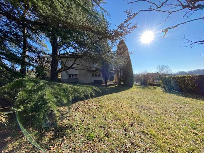 Location de vacances pour 6 personnes, avec Terrasse et Jardin à Alvignac