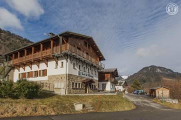Chalet for 37 People in Saint-Nicolas-la-Chapelle, Savoie, Photo 1