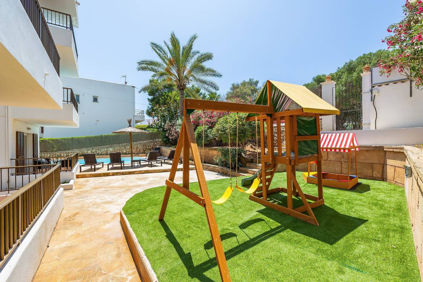 Entire apartment, Gran Sol Family 6 Apartment with Shared Pool, Wi-Fi, Air Conditioning (Tourist Tax Included) in Cala Serena, Felanitx