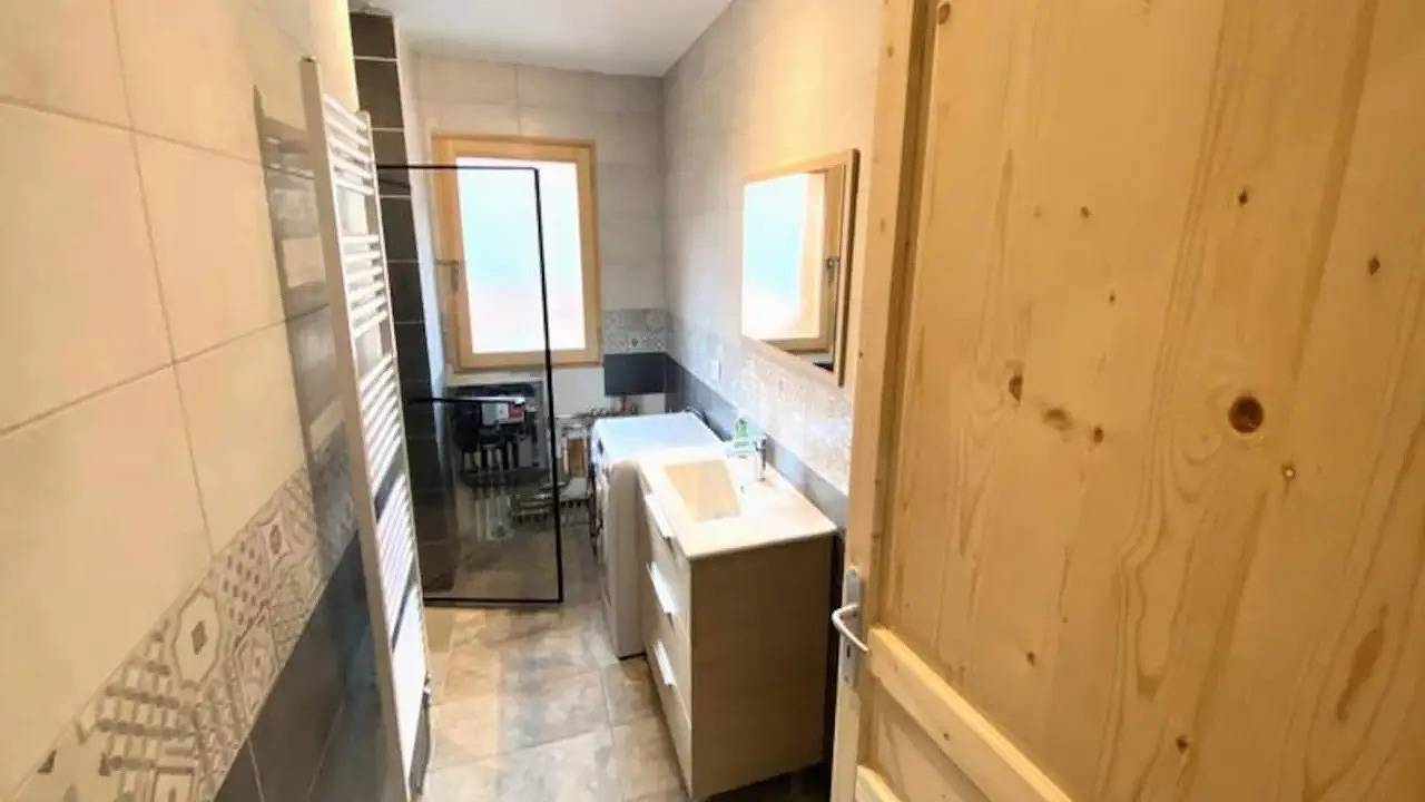 Entire holiday apartment, Ferienwohnung für 6 Personen (65 m²) in Saint-Jean-de-Maurienne in Saint-Jean-de-Maurienne, Saint-Jean-de-Maurienne region