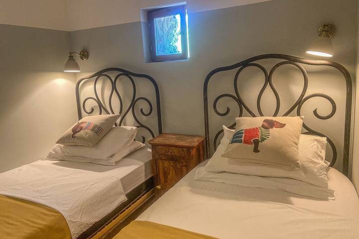 Gîte pour 6 personnes, avec jardin et piscine à Meyrannes - 3