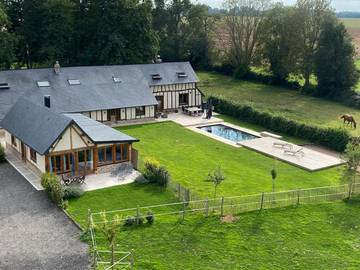 Gîte pour 6 personnes, avec jardin et piscine à Saint-Saëns (Seine-Maritime)