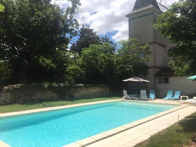Location de vacances pour 12 personnes, avec vue ainsi que piscine et balcon, animaux acceptés à Fiac (Tarn) - 2