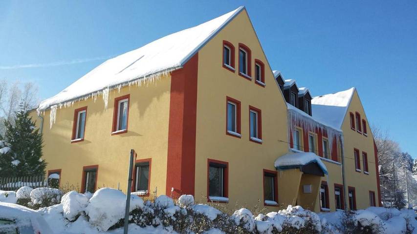 Hostel für 3 Personen, mit Garten und Pool sowie Sauna und Ausblick