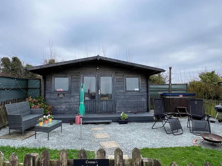 Holiday home for 2 people, with view and garden, with pets in North-Wales