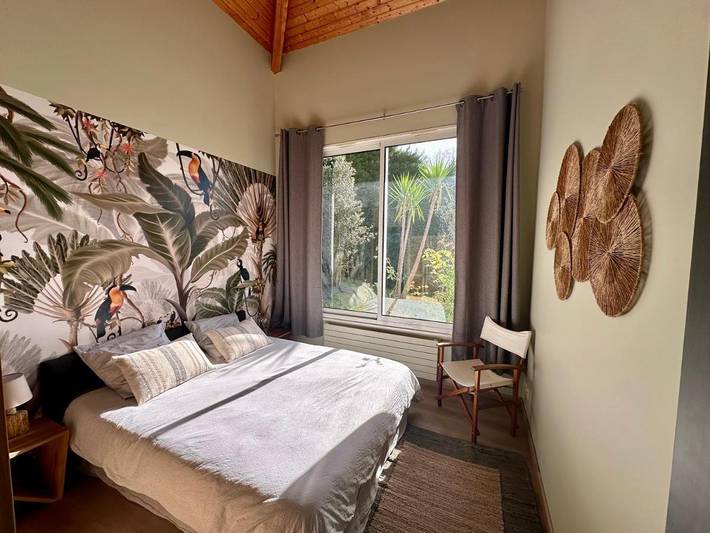 Chambre d’hôte pour 2 personnes, avec Terrasse et Jardin ainsi que Piscine et Vue à Urrugne