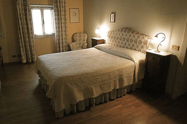 Suite indipendente con terrazza privata in tipico casale tra Lucca e Firenze in Massa e Cozzile, Provincia di Pistoia