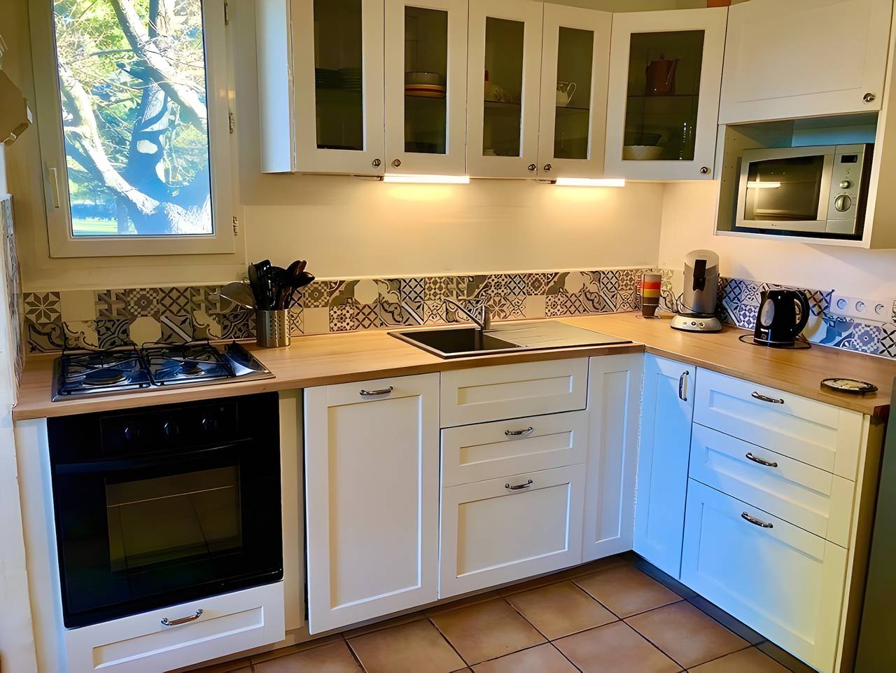 Holiday Home 'Le Castor' with Private Terrace, Wi-Fi and Air Conditioning in L'Isle-sur-la-Sorgue, Vaucluse