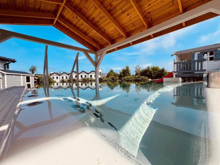 Domek letniskowy dla 6 osób, z jacuzzi i ogród oraz basen, zwierzęta dozwolone w Rewal