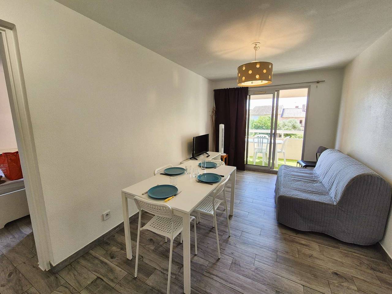 Appartement de vacances entier, Piscine, plages à proximité, internet et parking privé in La Seyne-sur-Mer, Région de Toulon