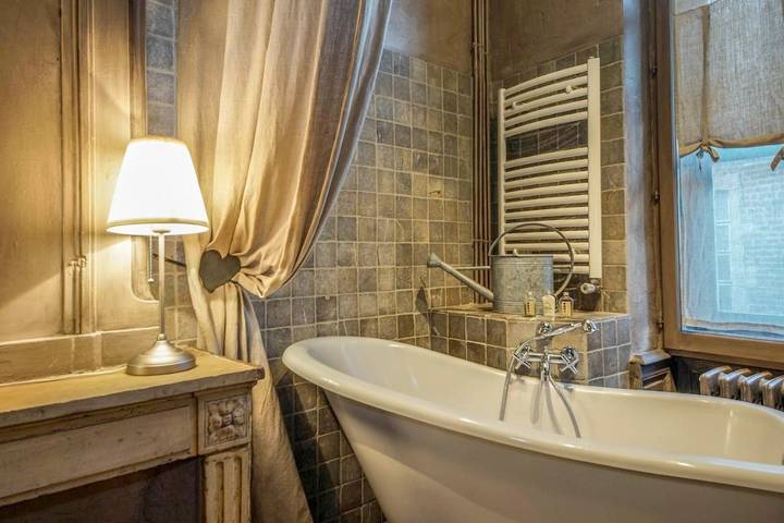 Hôtel pour 2 personnes, avec terrasse et piscine, animaux acceptés à Châtillon-sur-Chalaronne - 4