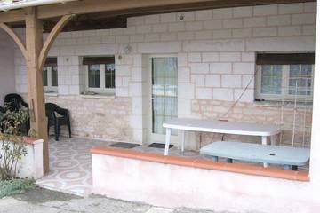 Gîte pour 9 personnes, avec terrasse ainsi que piscine et jardin à Saint-Laurent-Lolmie
