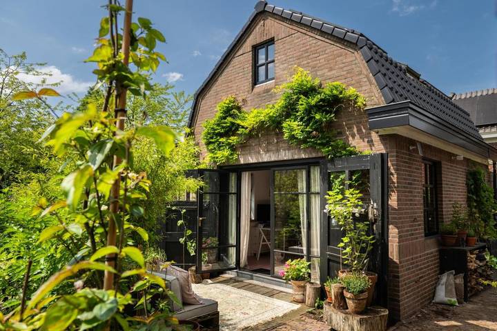 BnB für 2 Personen, mit Terrasse und Garten sowie Ausblick in Rotterdam
