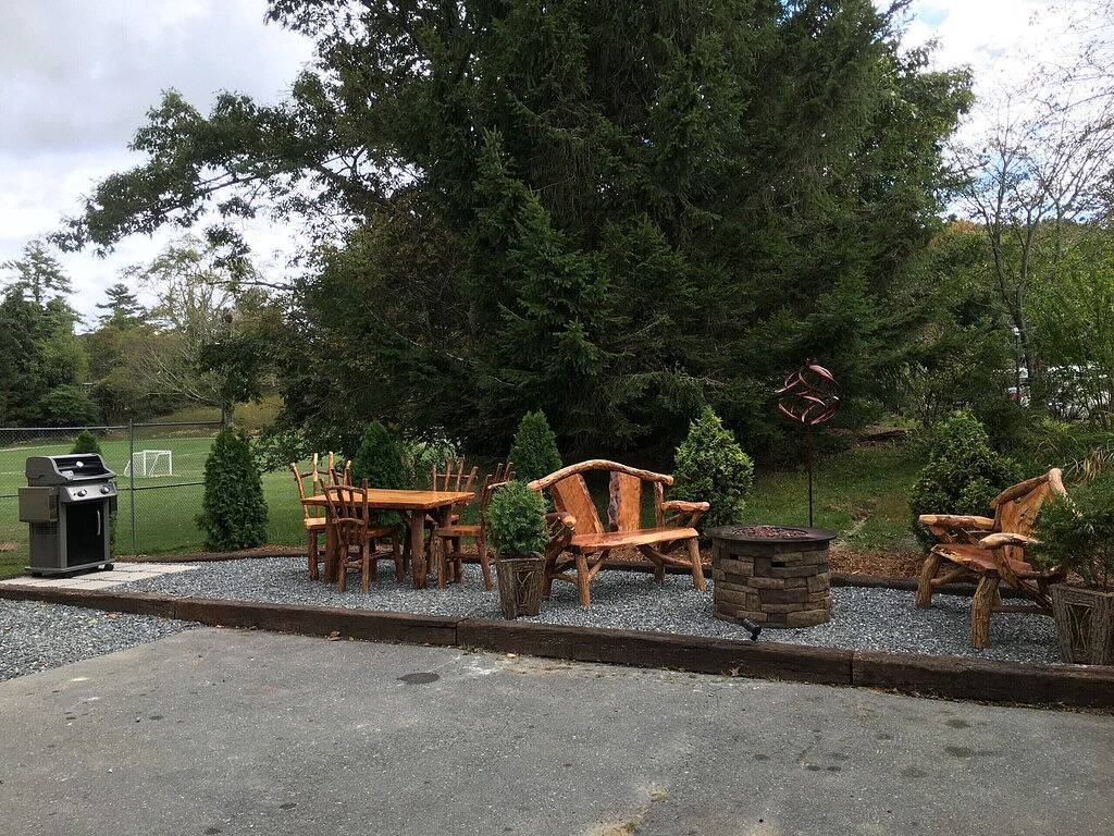 Downtown Main Street -2 Br umzäunten Hof in Blue Ridge Parkway, Blowing Rock