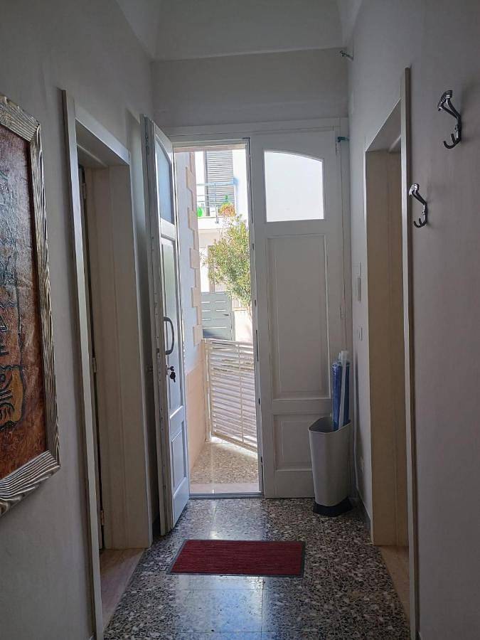 Location de vacances pour 8 personnes, avec jardin, animaux acceptés à Lido Marini - 4